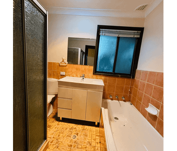 Charming 2-Bedroom Townhouse in Minto - Photo 2