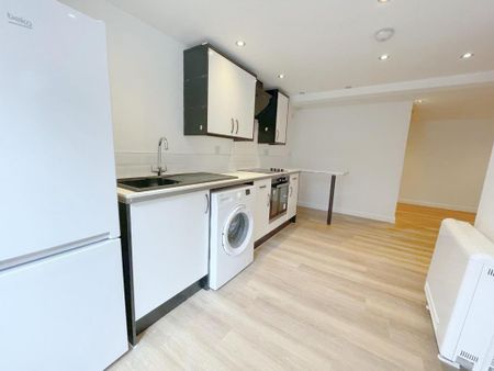 Studio to rent - Photo 3