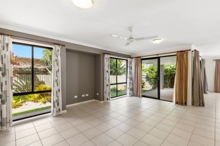 Large Family Home At The Top of Buderim - Photo 2