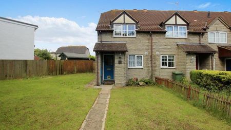 A lovely two bed unfurnished end of terrace house in quiet cul de sac location. This property is very well presented and is sure to let quickly. Available in July on an unfurnished basis. - Photo 5