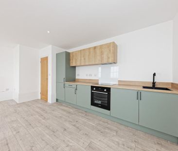 2 bedroom penthouse to rent - Photo 4