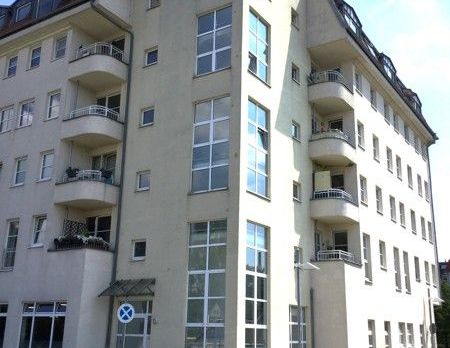 2-Raum-Wohnung mit Balkon und Aufzug in zentraler Lage! - Foto 1