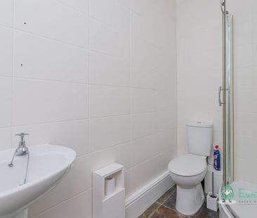 2 Bedroom - Photo 5