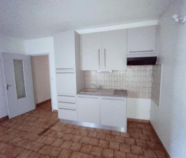 Location Appartement 2 pièces 55m² MILLAU 12100 - Photo 4