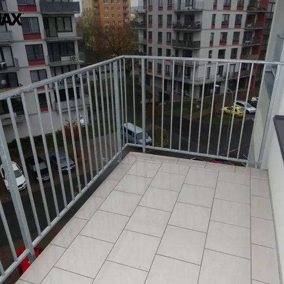 Exkluzivní pronájem novostavby zařízeného klimatizovaného bytu 2+kk+B -Pardubice-centrum - Photo 1