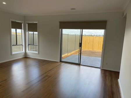 Where Style Meets Serenity - Your Next Chapter Awaits - Photo 2