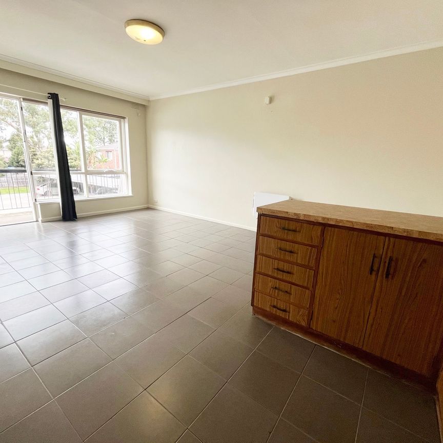 Neat & Easy Living in the Heart of Noble Park - Photo 1