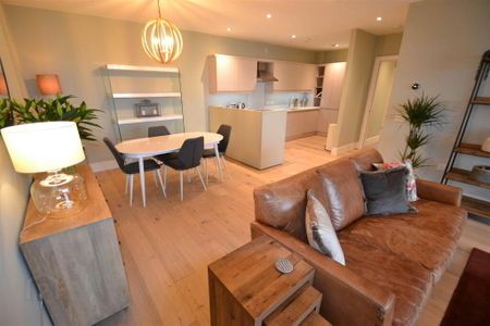 2.1 The Front, 36 Shore Road, Holywood, BT18 9GZ - Photo 2