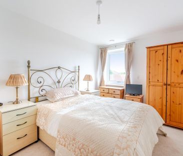 2 bedroom retirement property to rent - Photo 6