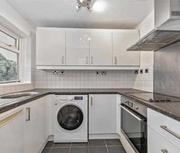 2 bedroom maisonette to rent - Photo 4