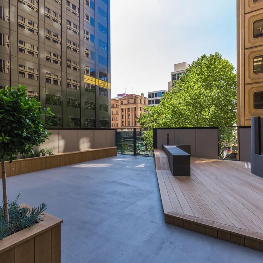 Spectacularly Spacious 1 Bedroom Fully Furnished Apartment in the Heart of CBD! - Photo 1