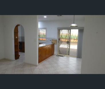 20 Mildara Close, Woodcroft, SA 5162 - Photo 3