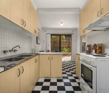 Location & Low Maintenace - Photo 3