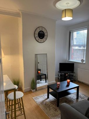 1 bedroom in a house share to rent - Photo 1