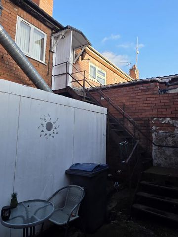 2 bedroom flat to rent - Photo 5