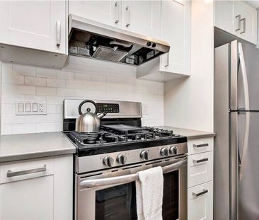 220 Argyle - Photo 1