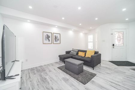 For Lease - 211 Andona Crescent Unit# Main Floor, Toronto, Ontario - Photo 5