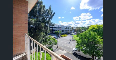 Renovated One-Bedroom Apartment - Photo 2