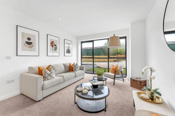 4 bedroom detached house to rent - Photo 1