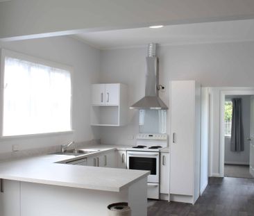 Family Home on Douglas Street - Photo 2