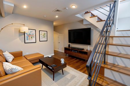 2 Bed Terraced House, Bridge Terrace, SO14 - Photo 2