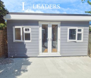 studio to rent Cliff Avenue, Westcliff-on-Sea, Essex, SS0 - Photo 5