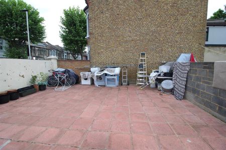 (Bills included) Shrewsbury Road, Forest Gate, E7 - Photo 4