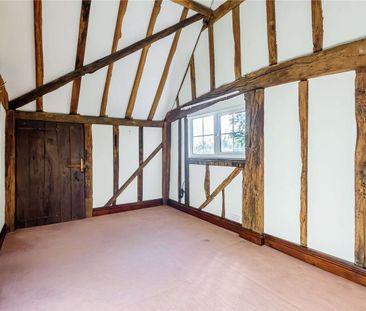 A charming a characterful home in the village of Laddingford. - Photo 4