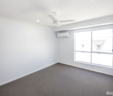 STUNNING 4-BEDROOM DUPLEX IN FORSTER!! - Photo 1