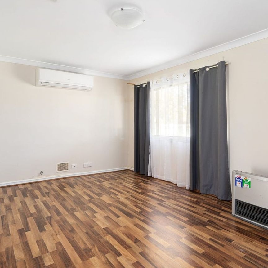 Located in a quiet pocket of South Kalgoorlie, this well-presented home offers space, comfort and practicality on a generous block. - Photo 1