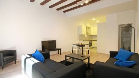 Carrer del Pas de l'Ensenyança, Barcelona, Catalonia 08002 - Foto 4