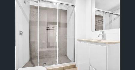 LUXURIOUS GROUND FLOOR UNIT - Photo 2