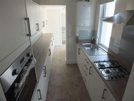 Gloucester Road, Trowbridge, BA14 - Photo 2