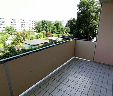 SCHÖNE 3 ZIMMER WOHNUNG ZUR GARTENSEITE MIT BALKON UND EINBAUKÜCHE... - Photo 4