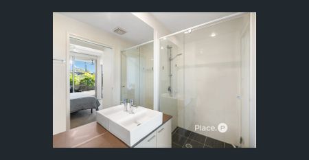 Great Location walk to everything - Photo 4