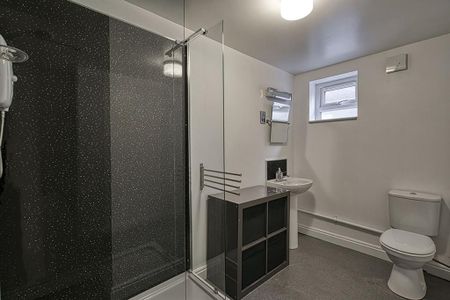 1 bedroom in a house share to rent - Photo 5