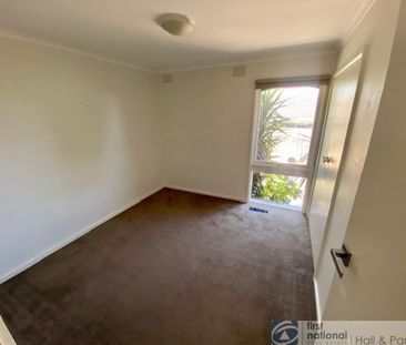 140 Hayrick Lane, Mooroolbark - Photo 5