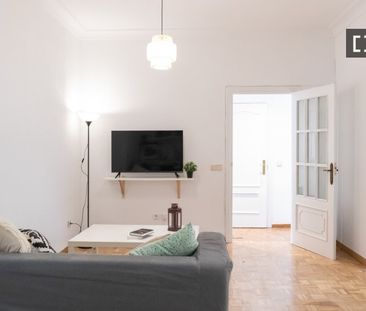 madrid, Community of Madrid 28015 - Photo 2