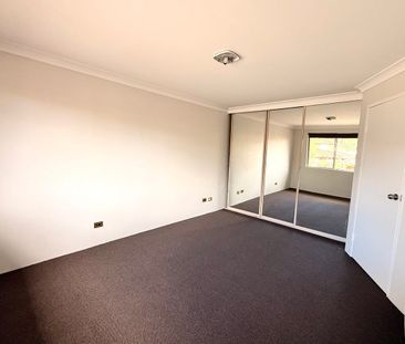 CENTRAL LOCATION! - Photo 3