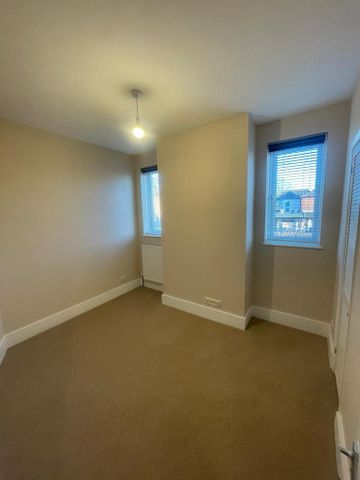 3 bedroom end of terrace house to rent - Photo 4