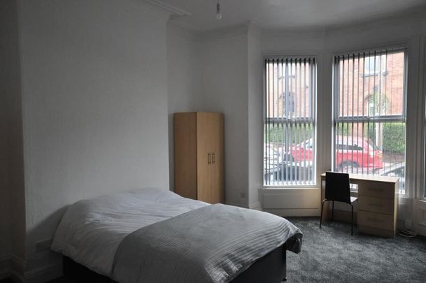 Wesley Road, Armley - Photo 1