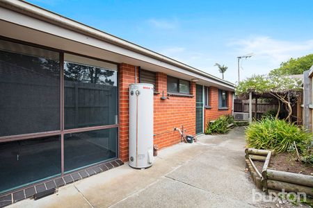 2 Bedroom Villa Unit - Neat & Tidy! - Photo 2