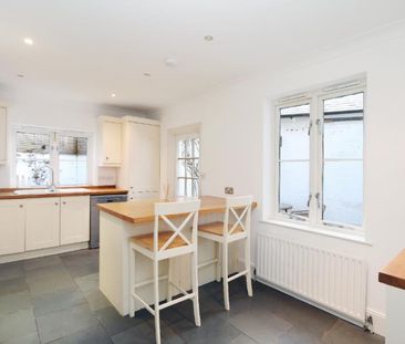 Weston Green, Thames Ditton - 3 bedrooms Property for lettings - Se... - Photo 2