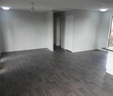 Renovated home in a quiet edge-of-town. - Photo 6
