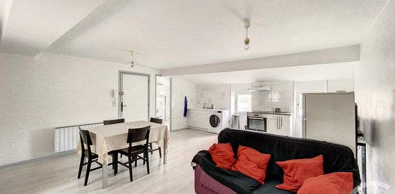 Location Appartement 3 pièces 63m² LA ROCHE BLANCHE 63670 - Photo 2