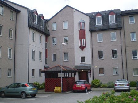 71 Strawberry Bank Parade, AB11 6UT, Aberdeen - Photo 2