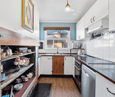 Family Home - Photo 6