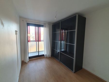 Location Appartement 3 pièces 66m² - Photo 3