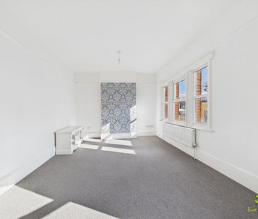 3 bedroom maisonette to rent - Photo 2