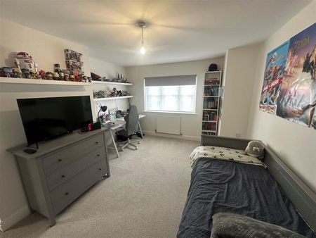 Courtlands Drive, Watford - Photo 5